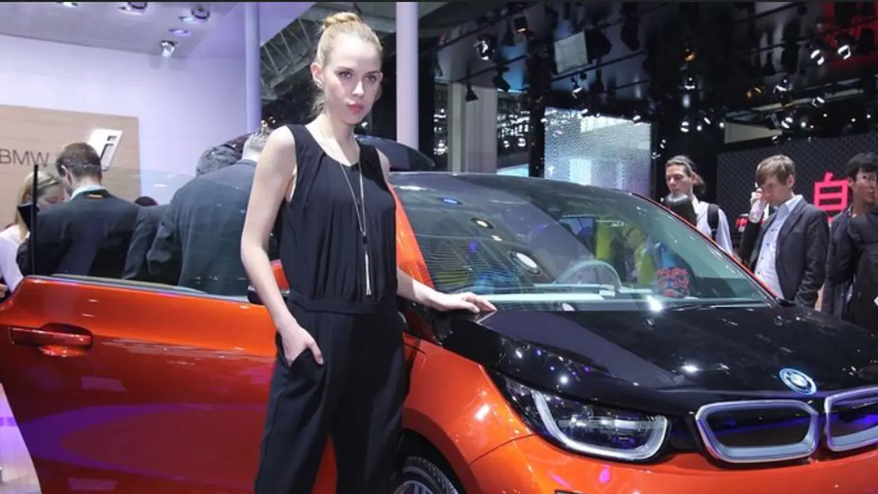 Remaja Lebih Memilih Mobil Listrik