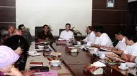 Delegasi Kota Nanjing, China, menemui Wali Kota Semarang Hendrar Prihadi terkait jejak misi kebudayaan Laksamana Cheng Ho di masa lampau. (Liputan6.com/Edhie Prayitno Ige)