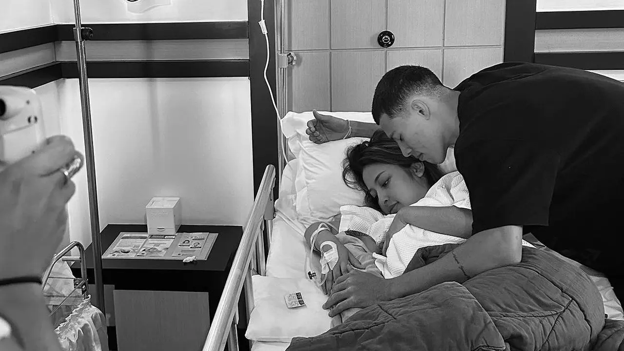 Anak pertama Jennifer Coppen telah lahir. (Foto: Instagram/jennifercoppenreal20)