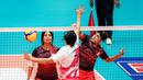 Pemain Red Phoenix, Jirayut Afisan, beraksi saat melawan Pink Dragon pada laga bertajuk Fun Volley Ball di Indonesia Arena, Jakarta, Sabtu (20/4/2024). (Bola.com/Bagaskara Lazuardi)