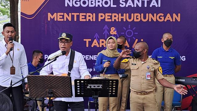 Menteri Perhubungan Budi Karya Sumadi dalam Ngobrol Santai Menteri Perhubungan Bersama Taruna/i di STPI, Curug, Kabupaten Tangerang, Minggu (31/7/2022).
