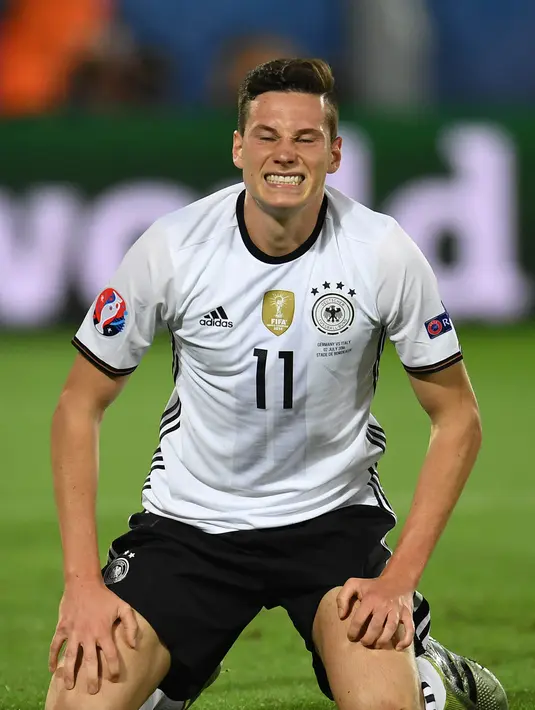 1. Julian Draxler, diberitakan Sky Sports, Arsenal sedang berupaya mendatangkan bintang muda Wolfsburg itu ke London. Namun upaya The Gunners tidak mudah mengingat raksasa Italia, Juventus, juga berniat mendatangkannya. (AFP/Patrik Stollarz) 