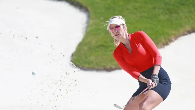 Foto: Paige Spiranac, Pegolf Terseksi yang Kini Aktif Menjadi Selebgram