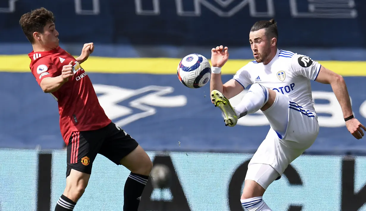 Bukan tanpa perlawanan, anak asuh Marcelo Bielsa pun sempat sempat merepotkan barisan pertahanan Manchester United. (Foto: AFP/Pool/Peter Powell)