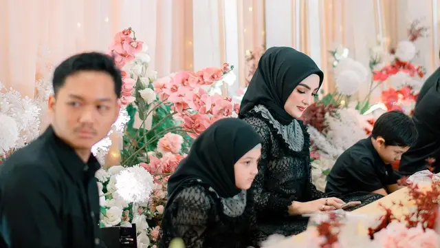 7 Momen The Hermansyah Ajak Karyawan Buka Bersama, Penuh Suka Cita