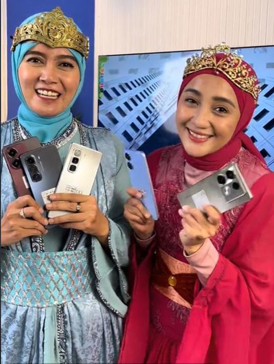 Respons warganet sangat antusias, banyak yang terhibur dengan cara unik mereka menjual HP sembari tetap mempromosikan produk dengan baik. Kolaborasi gaya kolosal dan konsep jualan modern menciptakan nuansa baru dalam berjualan online. (Liputan6.com/TikTok/@afdhalyusmann)