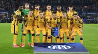 Para pemain Inter Milan berpose untuk foto bersama sebelum pertandingan leg pertama babak 16 besar Liga Champions UEFA antara Feyenoord (NED) dan Inter Milan (ITA) di Stadion Feyenoord yang dikenal sebagai Stadion De Kuip, di Rotterdam, Kamis dini hari WIB (6-3-2025). (JOHN THYS/AFP)