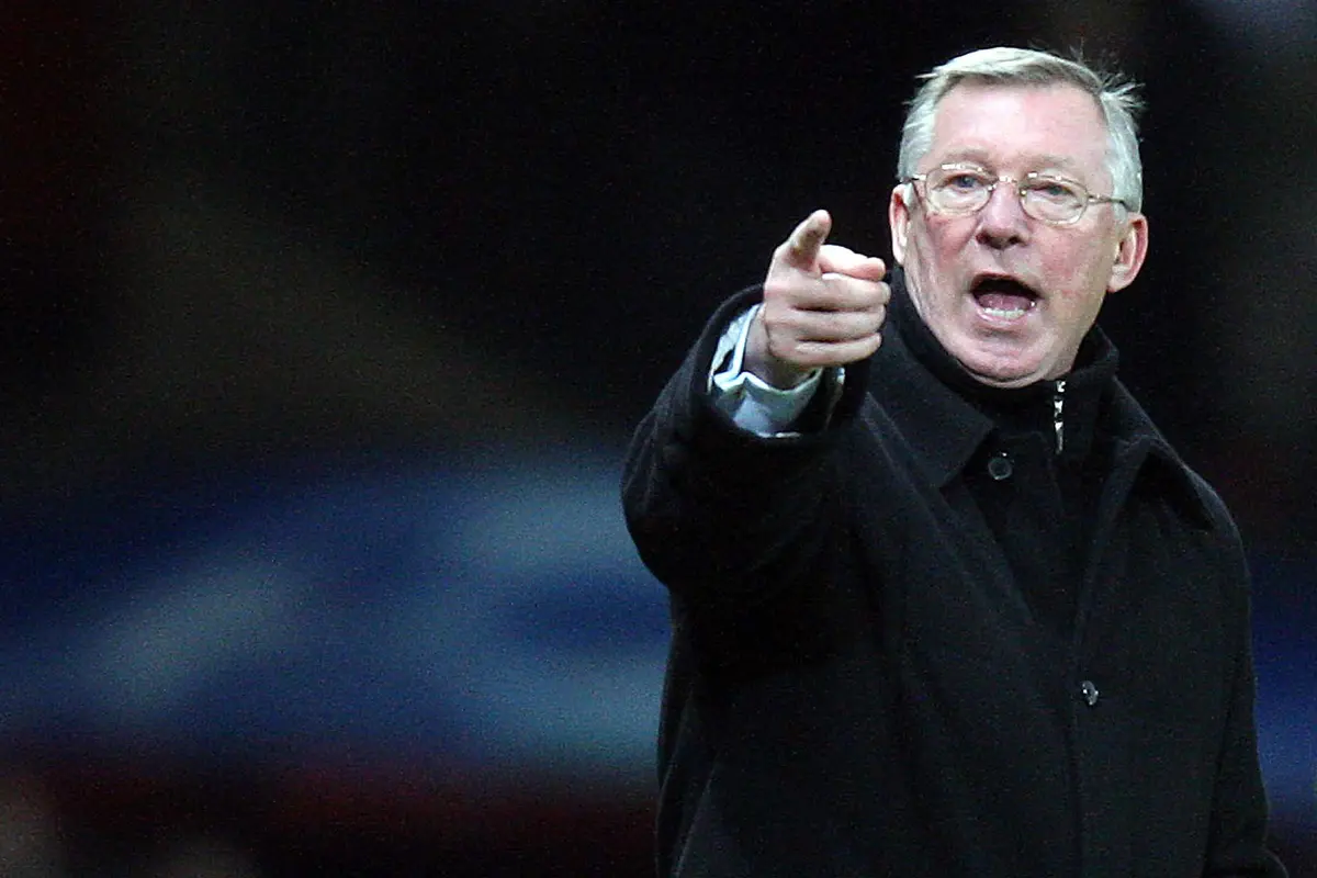 Foto Liga Inggris: Deretan Pemain Manchester United yang Bertengkar Hebat dengan Sir Alex Ferguson, Anak Kesayangan Kena Timpuk Sepatu