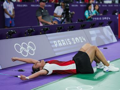 Gregoria Mariska Tunjung menjadi satu-satunya wakil Indonesia yang tersisa di cabor bulu tangkis Olimpiade Paris 2024 berkat kemenangan dramatis tiga set (21-4, 8-21 dan 23-21) atas tunggal putri Korea Selatan, Kim Ga-eun pada babak 16 besar di Porte de la Chapelle Arena, Paris, Kamis (1/8/2024) malam waktu Prancis atau Jumat (2/8/2024) dini hari WIB. Satu wakil Indonesia lainnya di ganda putra, Fajar Alfian/Muhammad Rian Ardianto tersingkir di babak perempatfinal usai kalah dari unggulan pertama asal China, Liang Wei Keng/Wang Chang. (Dok. NOC Indonesia/Naif Muhammad Al'as)