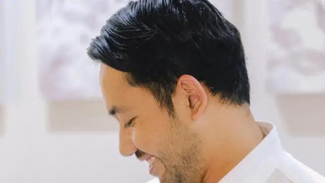 Potret Kiky Saputri gendong anak pertama. (credit:instagram.com/kikysaputrii/nafaspertama)