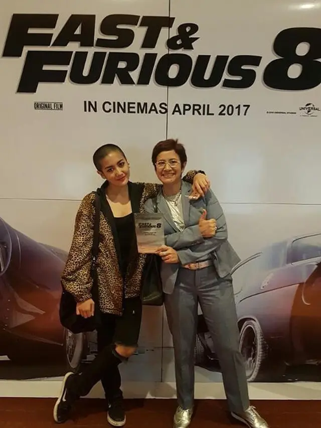 Tak Ikuti Jejak Sang Ibu, Ini 7 Potret Maura Magnalia Putri Nurul Arifin