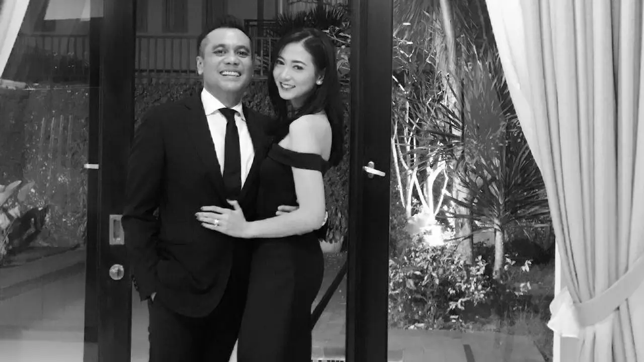 [Fimela] Sang Istri Meninggal Dunia, Ini 7 Potret Kenangan Chico Hakim dan Citra Soeroso