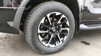 New Toyota Fortuner juga mengadopsi desain pelek terbaru. (Septian / Liputan6.com)