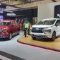 Mitsubishi Xpander tipe Sport dan Ultimate dipajang bersebelahan di booth Mitsubishi Indonesia menjelang GIIAS 2022 (Otosia.com/Arendra Pranayaditya)