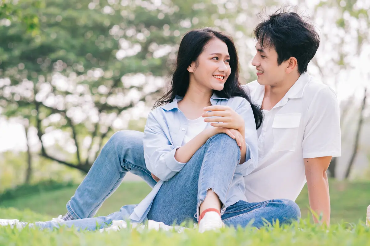 perempuan dan pasangan oktober 1