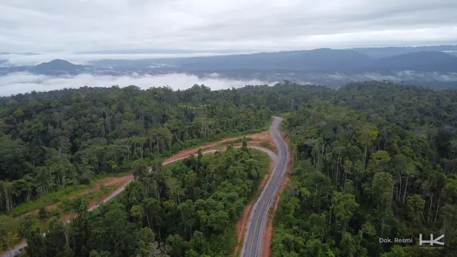 PT Hutama Karya (Persero) menyelesaikan pembangunan fisik proyek Jalan Muri-Kwatisore Tahap I lebih cepat tiga bulan dari waktu kontrak yang ditentukan.