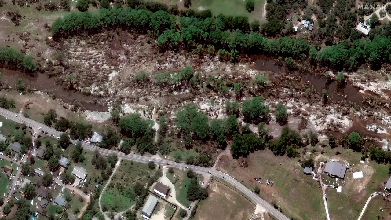 Potret Tepian Sungai Guadalupe Texas Sebelum dan Sesudah Banjir Bandang