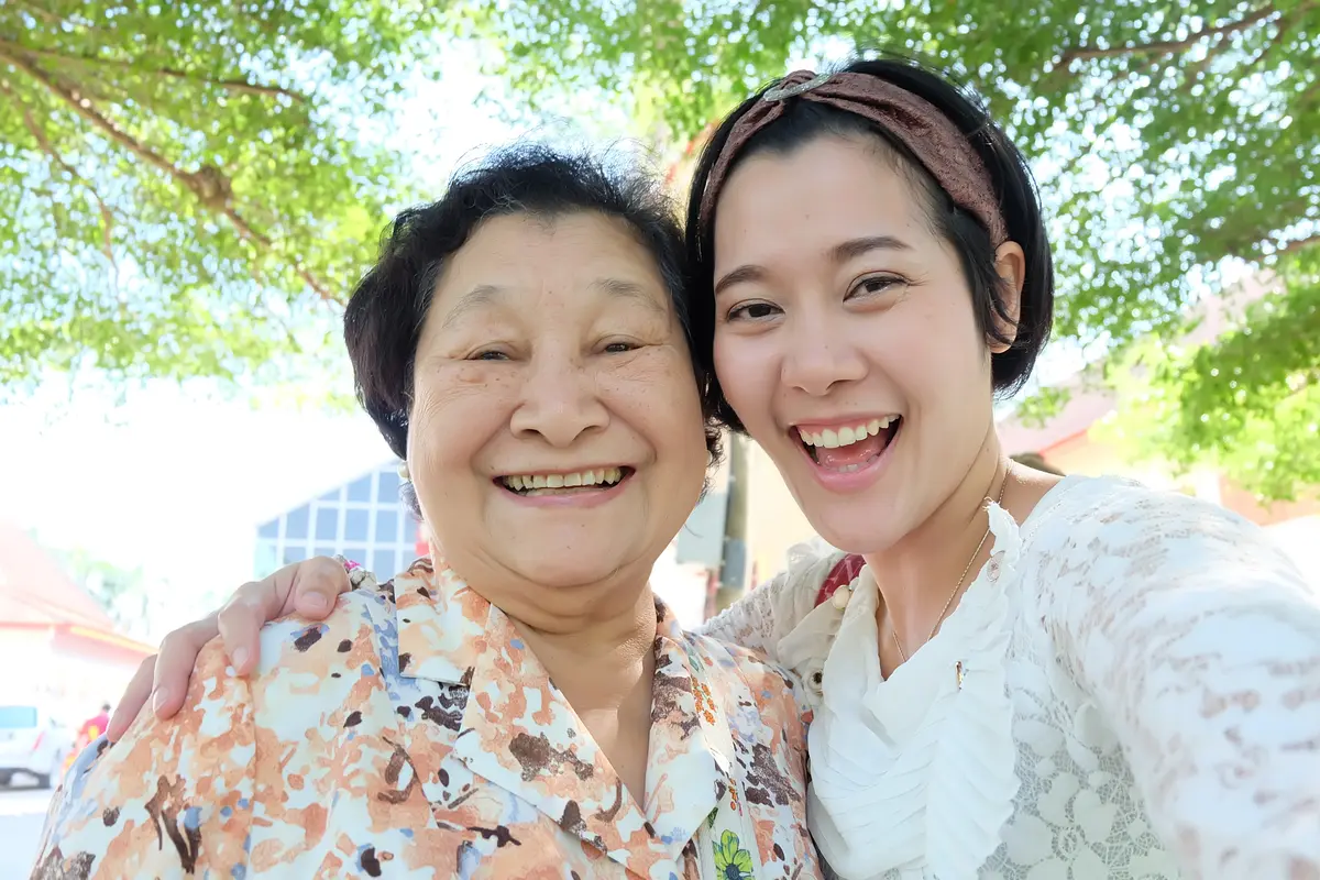 ibu dan anak dewasa