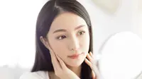 Ingin Punya Kulit Sehat Bebas Breakout? Hindari 5 Kebiasaan Ini karena Skincare Saja Tidak Cukup
