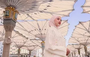 Potret Ummi Quary Jalani Umrah, Ungkap Perjalanan Penuh Tangis dan Rasa Syukur