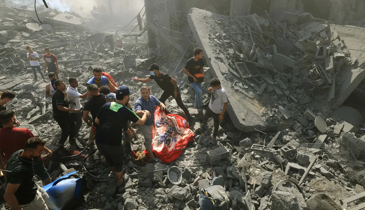 Kota Khan Younis adalah salah satu kota di Jalur Gaza yang menjadi sasaran pengepungan selama masa pendudukan Israel. (Mahmud HAMS/AFP)