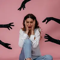 Eks driver GoCar yang perkosa perawat mengaku ingin keluarkan jin dari tubuh korban. (pexels/paveldanilyuk).