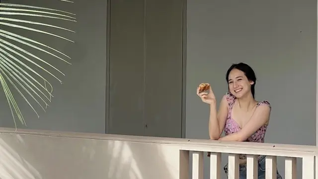 Outfit Laura Moane Liburan ke Thailand. [@its_lauramoane2]