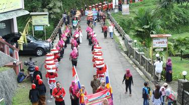 Arak-arakan dalam Festival Baturraden atau Grebeg Suran Baturraden 2017. (Liputan6.com/Muhamad Ridlo)