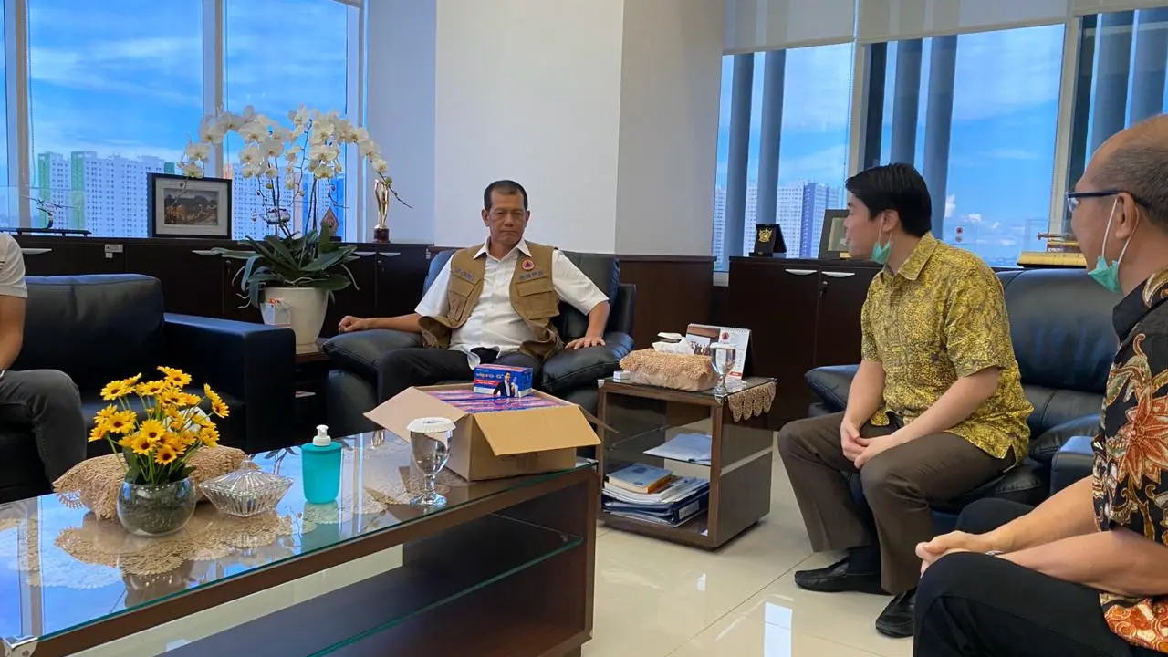 Bersama Lawan COVID-19, PT. LAPI LABORATORIES Salurkan Suplemen Kesehatan