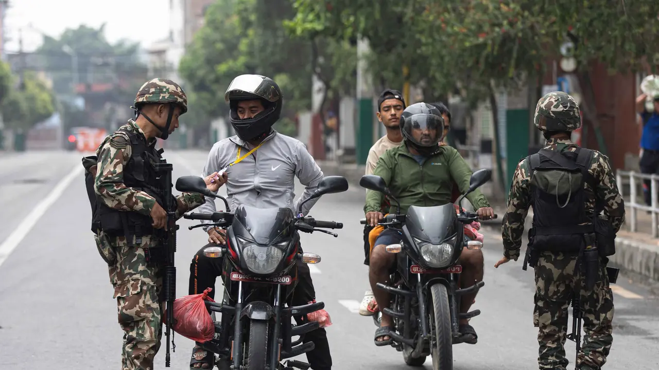 Militer Ambil Alih Keamanan Nepal dan Batasi Aktivitas Warga