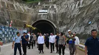 Gibran Tinjau Proyek Terowongan Selili di Kalimantan Timur, Harap Selesai Tepat Waktu