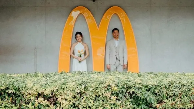 Pasangan Gelar Pernikahan di McD