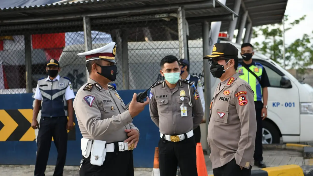 Kabagops Korlantas Polri Kombes Pol Rudi Antariksawan terus melakukan patroli pengamanan arus mudik-balik libur panjang hari besar peringatan Nabi Muhammad SAW, Kamis (29/10/2020).