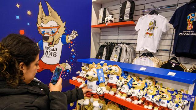 4 Profit Membeli Merchandise Absah Piala Dunia