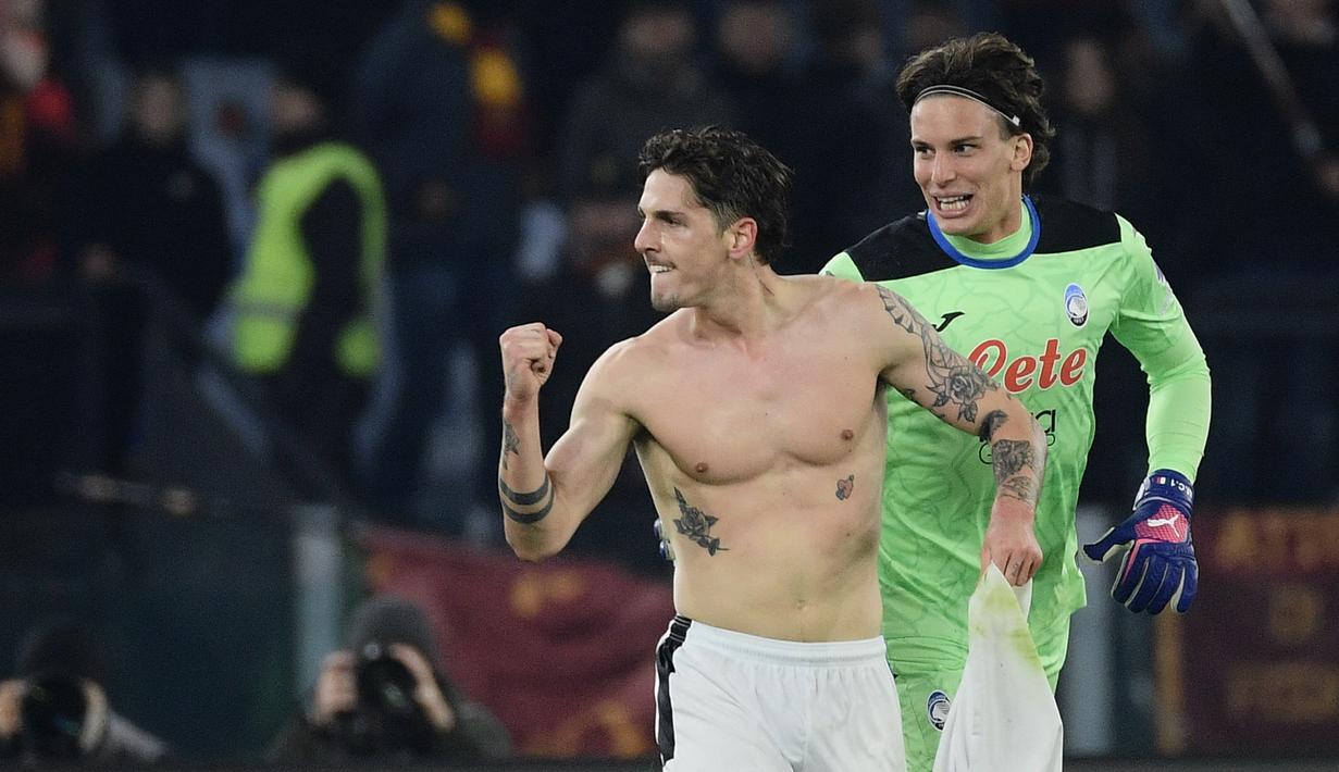 Zaniolo yang merupakan mantan pemain Serigala Ibukota melakukan selebrasi dengan melepas jersey. (AFP/Filippo Monteforte)