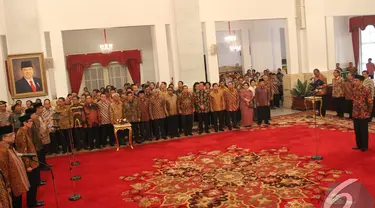 Suasana pelantikan para Menteri Kabinet Kerja di Istana Negara, Jakarta, Senin (27/10/2014). (Liputan6.com/Herman Zakharia)