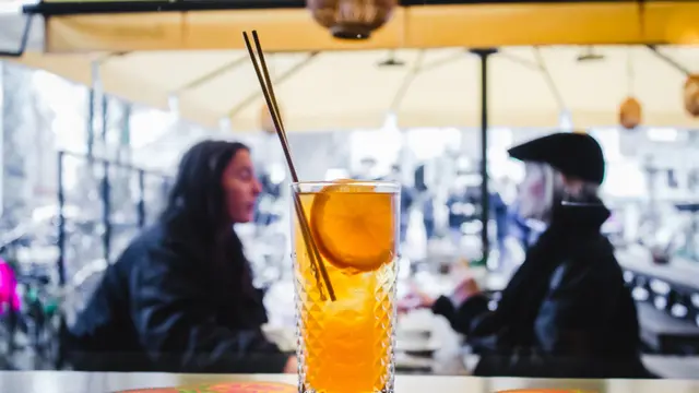 Lebih baik untuk meminum air putih daripada teh dan kopi