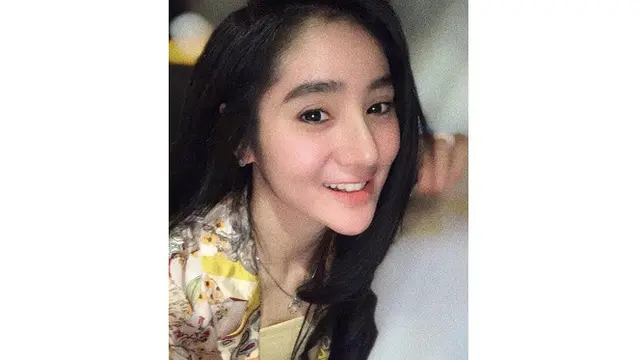6 Potret Cantik Bella Nova, Pedangdut Muda yang Diajak Hotman Paris Liburan ke Bali