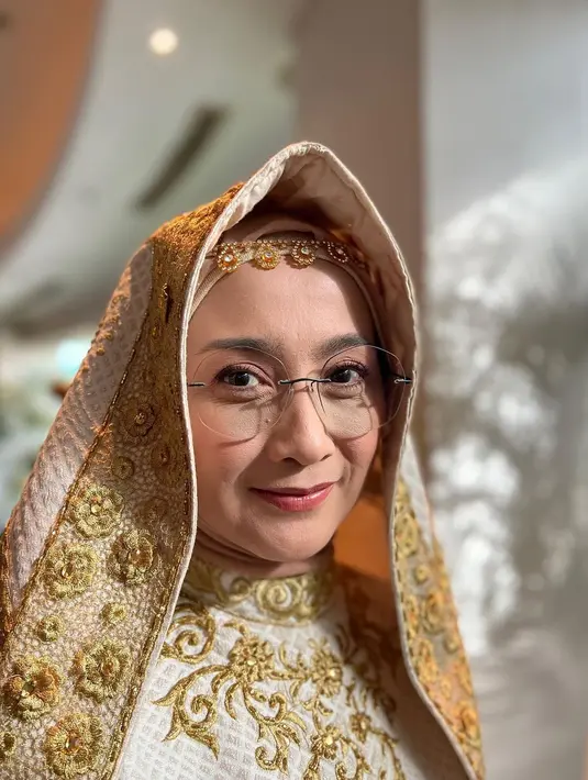 Desy Ratnasari [Foto: Instagram/desyratnasariterdepan]