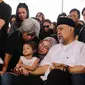 Suasana pemakaman Istri Indro Warkop. (Adrian Putra/Fimela.com)