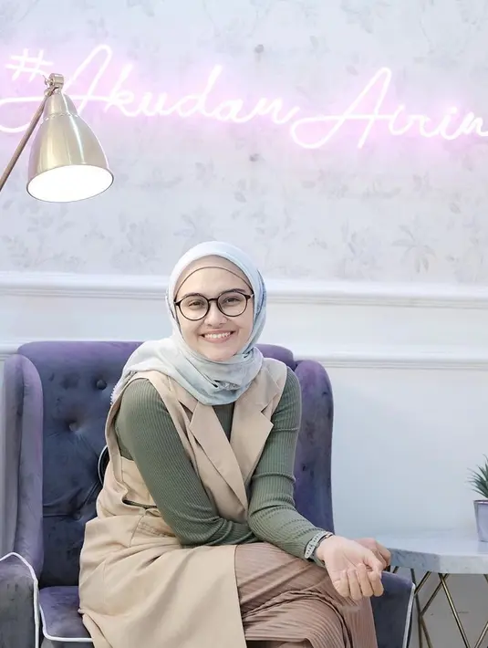 (Instagram/zeezeeshahab)