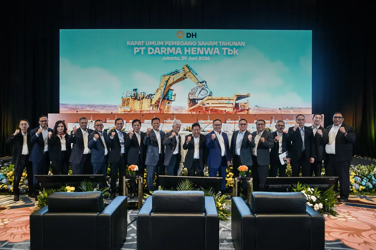 Foto bersama jajaran manajemen PT Darma Henwa Tbk (DEWA). (Dok Darma Henwa)