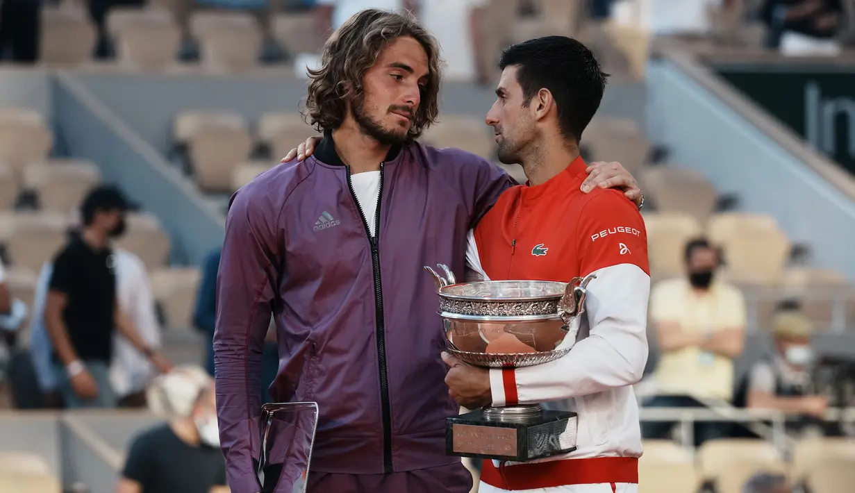 Kemenangan di French Open tahun ini merupakan juara kali ke duanya pada tahun 2016. Saat ini ia hampir menyamai rekor dua pemain tenis terbaik dunia. Petenis 34 tahun ini hanya terpaut satu gelar grand slam dari Roger Frederer dan Rafael Nadal. (Foto: AP/Thibault Camus)