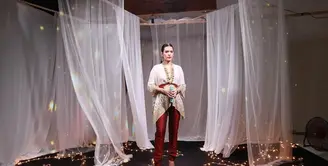 Raisa, selain menjadi seorang penyanyi, kini menikmati perannya sebagai seorang ibu. Namun di balik kesibukannya, ia selalu mencari cara untuk waktunya sendiri atau Me Time. Perempuan cantik ini pun memiliki caranya sendiri. (Instagram/raisa6690)