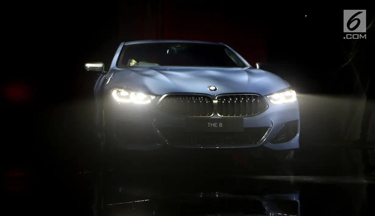 Penampakan all new BMW Seri 8 Coupe saat peluncuran di Jakarta, Jumat (17/5/2019). BMW Seri 8 Coupe memiliki lampu utama laserlight paling ramping dibandingkan seluruh model BMW. (Liputan6.com/HO/Dani)