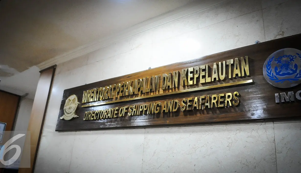 Lokasi saat dilakukan operasi tangkap tangan (OTT) terkait pungutan liar (pungli) perizinan kapal di Kementerian Perhubungan, Jakarta, Selasa (11/10). (Liputan6.com/Faizal Fanani)