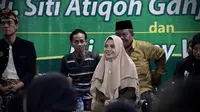 Istri calon presiden nomor urut 3 Ganjar Pranowo, Siti Atikoh Supriyanti dalam Istigosah di Pendopo Yayasan Bumi Sroyo, Banyuwangi, Jawa Timur, Rabu (24/1/2024). (Foto: Dokumentasi PDIP)