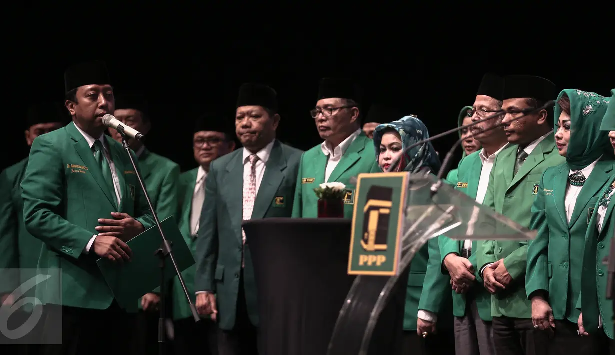 Ketua Umum PPP Romahurmuziy melantik sejumlah pengurus DPP PPP di Jakarta, Jumat (20/5/2016). Kepengurusan berjumlah 146 orang. (Liputan6.com/Faizal Fanani)