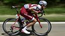 Pebalap Jerman, Nils Politt, memacu sepedanya saat stage ketiga balapan Tour de France di Longwy, Prancis, Minggu (2/7/2017). Stage ketiga menempuh kota Verviers,  Belgia hingga Longwy, Prancis yang berjarak 212,5 kilometer. (AFP/Philippe Lopez)