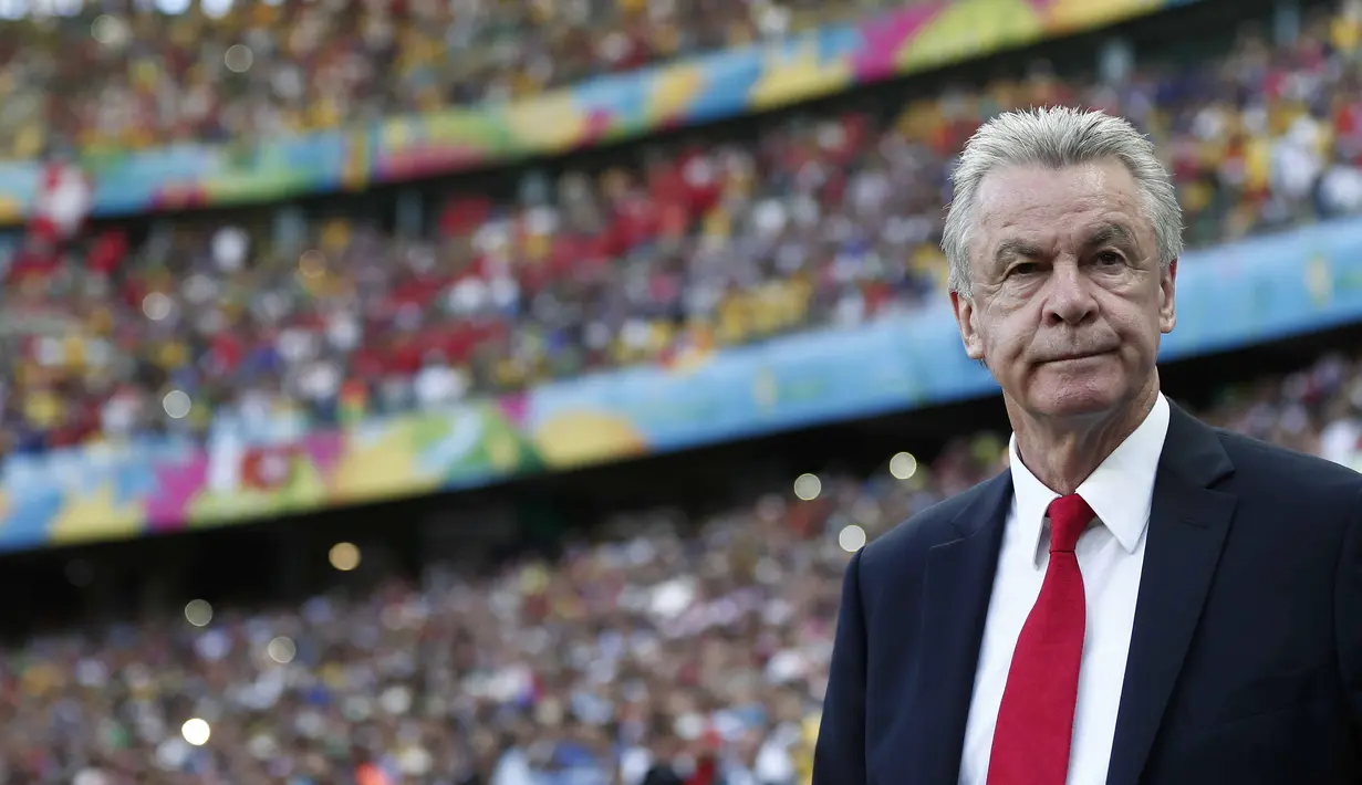 Ottmar Hitzfeld lahir di Lorrach, Jerman, tanggal 12 Januari 1949 adalah pelatih yang sarat pengalaman. Dia melatih Bayern Munchen dua kali yaitu pada tahun 1998-2004 dan 2007-2008. (EPA/Peter Klaunzer)   